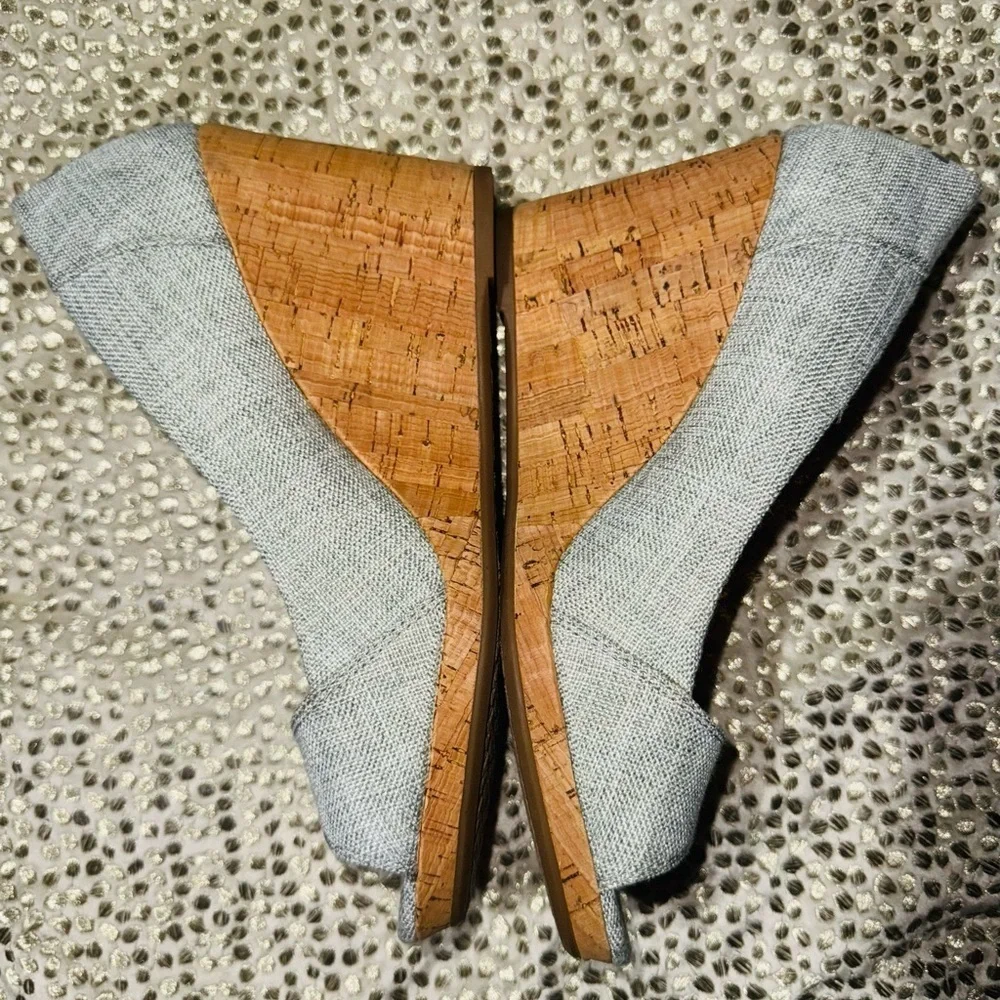 Toms Light Gray Wedge Peep-Toe Shoes